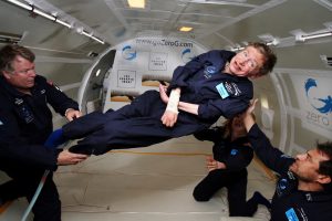 Physicist Stephen Hawking in Zero Gravity NASA 300x200 - Retrospectiva: 10 fatos do mundo da ciência em 2018 (V.1, N.7, P.4, 2018)
